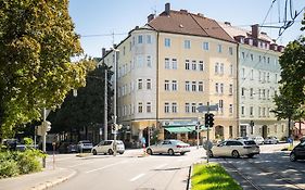 Servus Apartments By Homaris